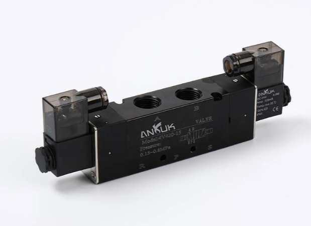 Cómo reparar una válvula solenoide atascada